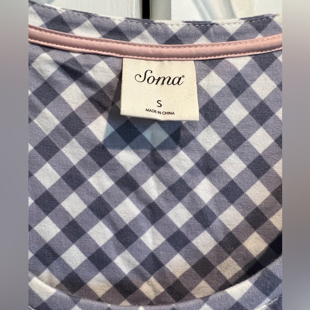 SOMA Gray & White Checked , Long Sleeve Nightgown w Pink Trim - Picture 2 of 6